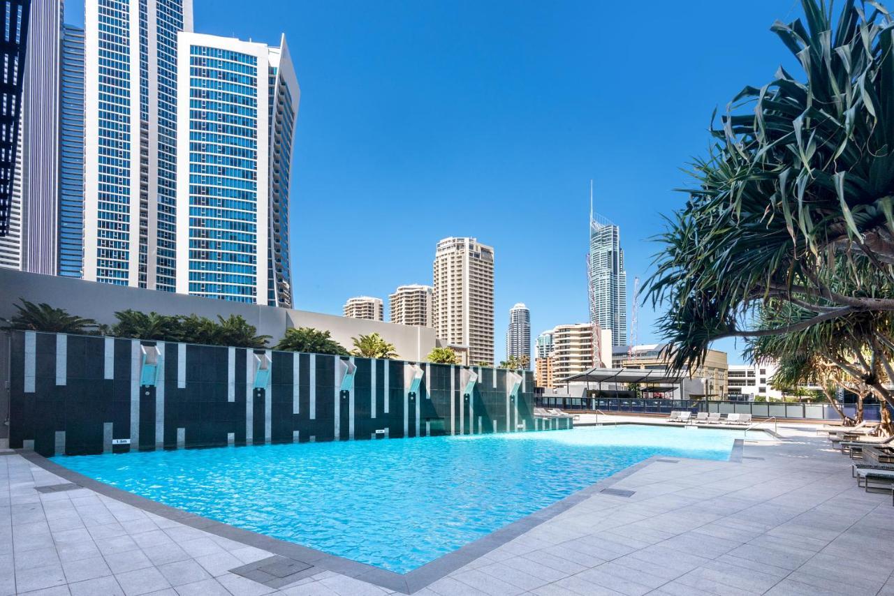 Circle On Cavill - Hosted By Coastal Letting Apartment Gold Coast Exterior foto