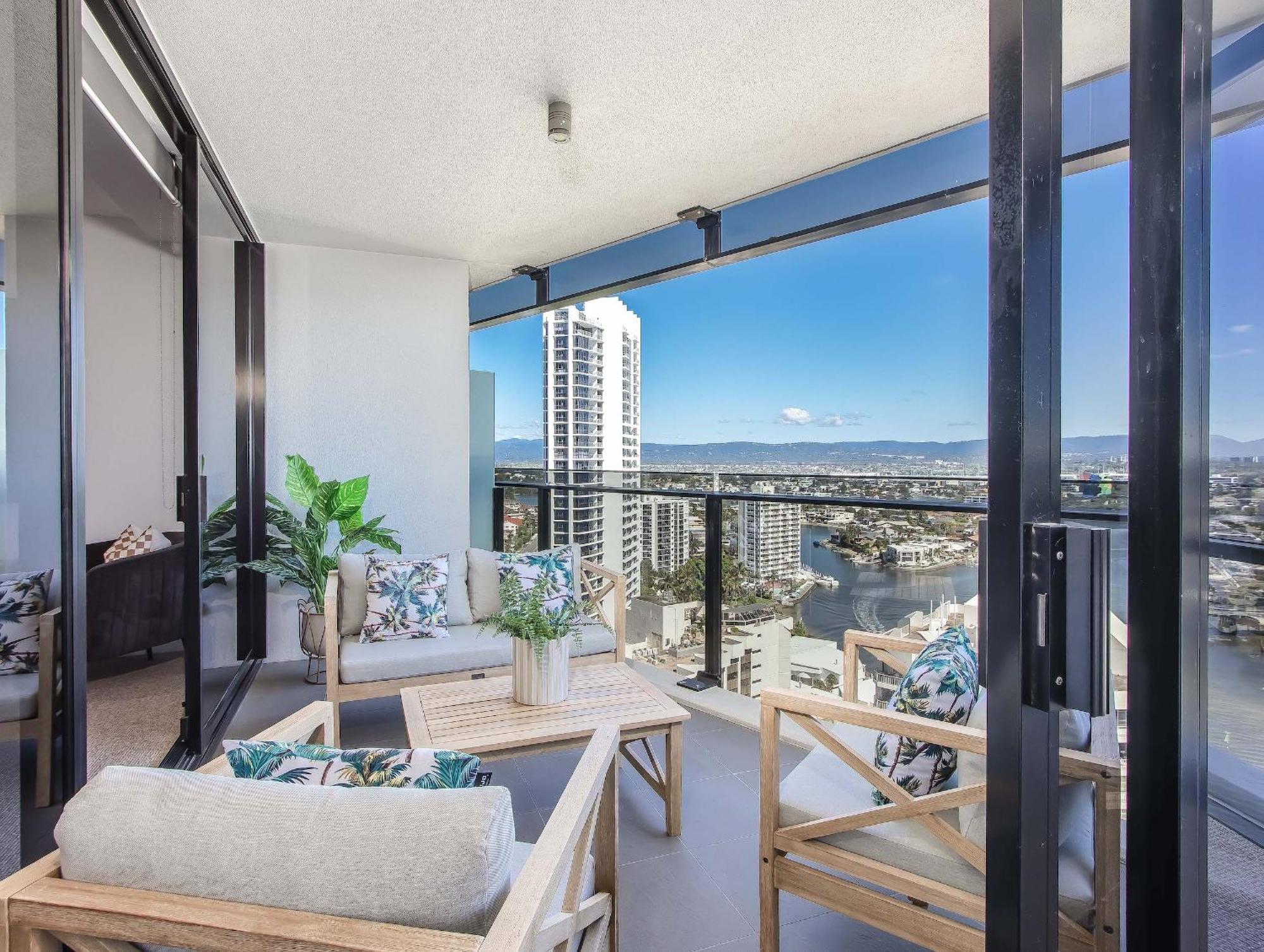 Circle On Cavill - Hosted By Coastal Letting Apartment Gold Coast Exterior foto