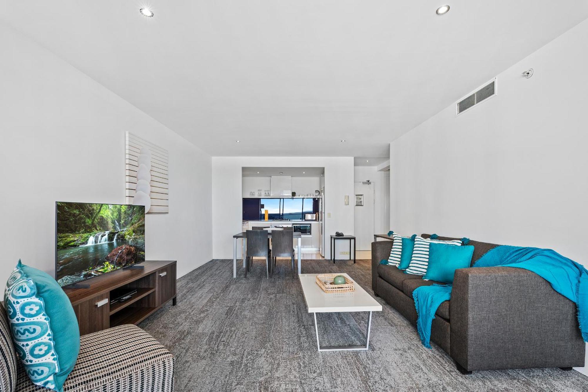 Circle On Cavill - Hosted By Coastal Letting Apartment Gold Coast Exterior foto